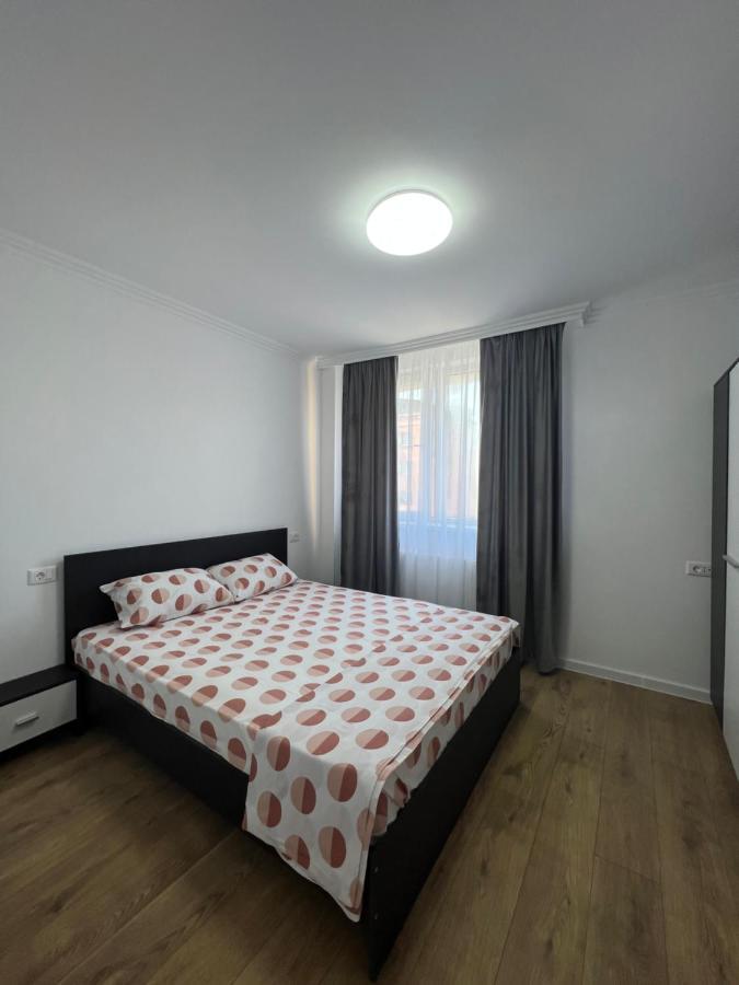 Sunny Apartment Center Suceava Bagian luar foto