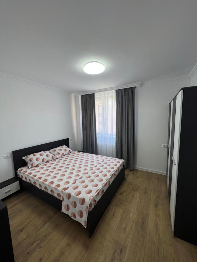 Sunny Apartment Center Suceava Bagian luar foto
