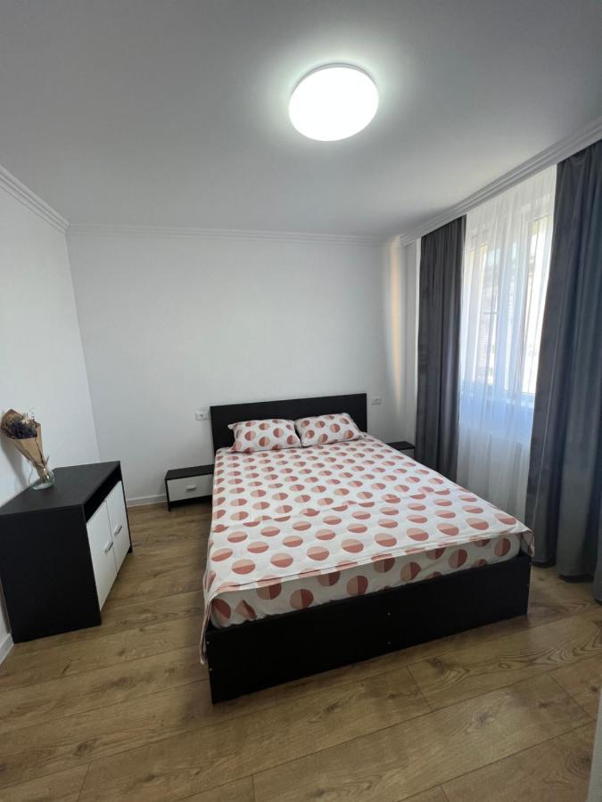 Sunny Apartment Center Suceava Bagian luar foto