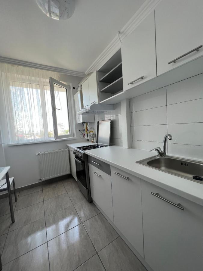 Sunny Apartment Center Suceava Bagian luar foto