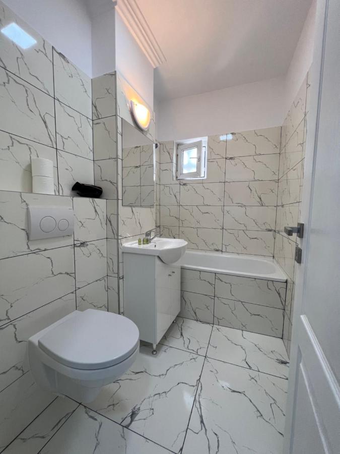 Sunny Apartment Center Suceava Bagian luar foto